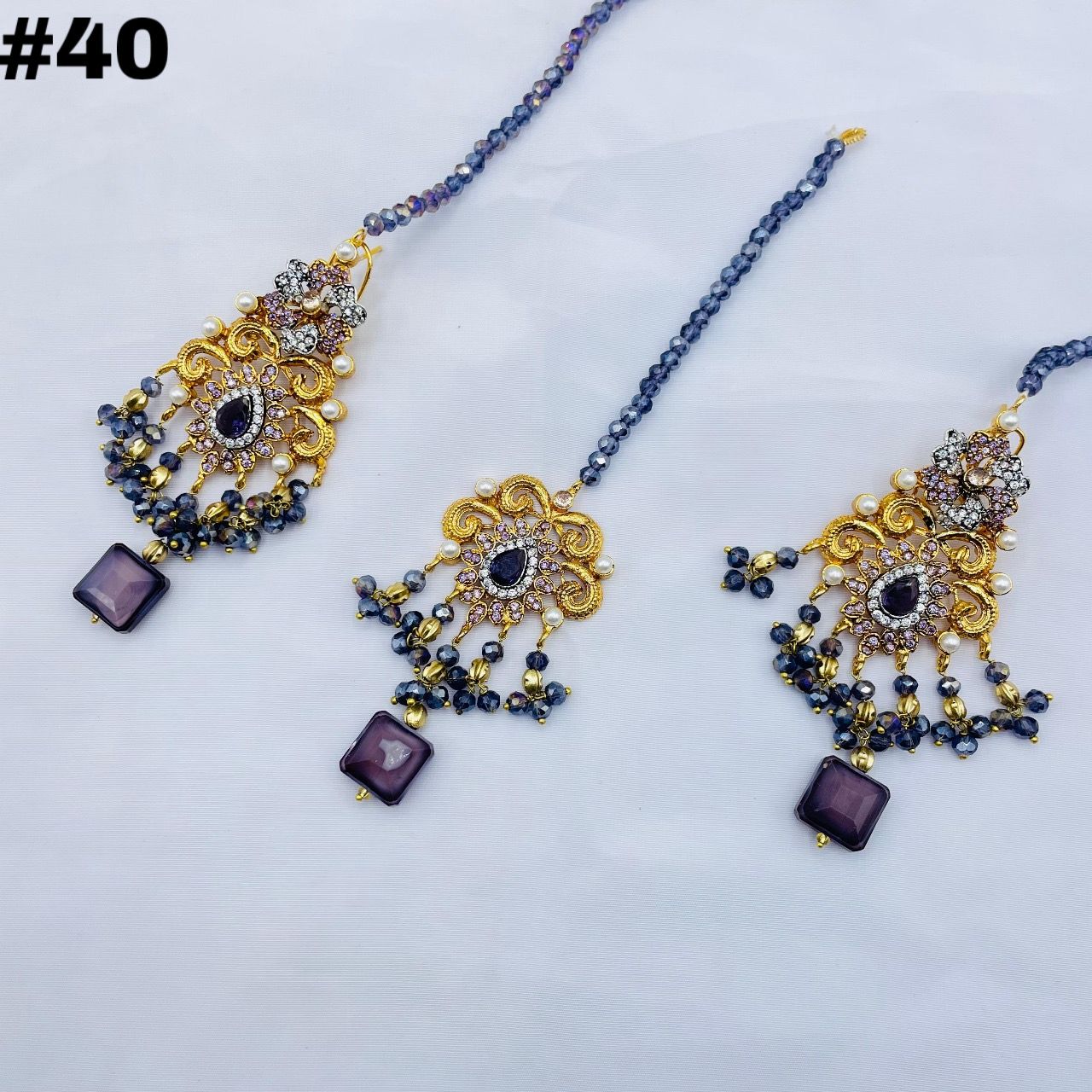 New Beautiful Fine Quality Earings +Bindia