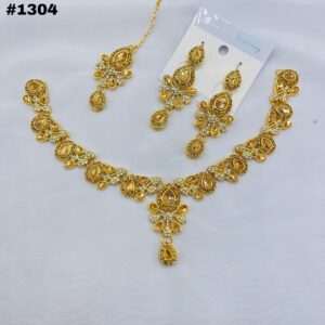 New Beautiful Designer Round Set +Earings +Bindia