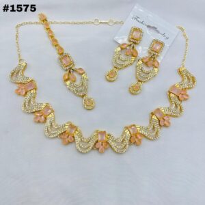 New Beautiful Designer Round Set +Earings +Bindia