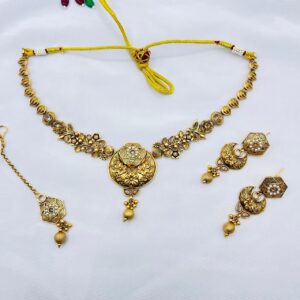New Beautiful Extravagant Rajwari Designer Round Set +Earings +Bindia