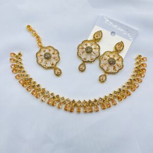 New Extravagant Designer Round Set +Earings +Bindia